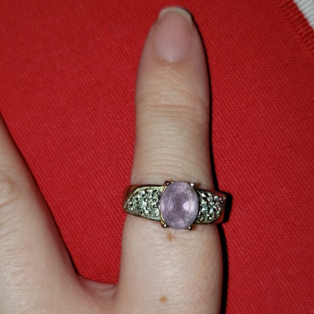 Womans Ring - image 1